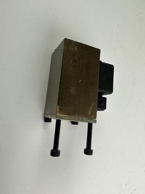 0009736081 solenoid valfi Linde Reach Stacker Parçaları