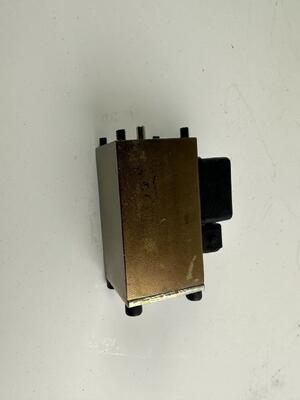 0009736081 solenoid valfi Linde Reach Stacker Parçaları